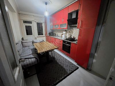 Özgüven Emlak'dan İpek Taksi Civarı 3+1 Geniş Ara Kat Daire