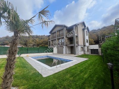 Şile'de Plaja Ve Sahile Yakın Konumda Tripleks Villa I Tekce