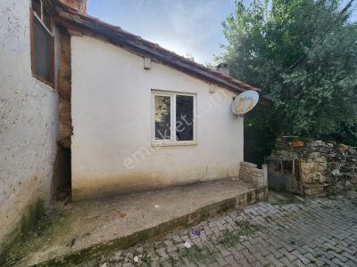 Kavaklıdere Çayboyunda Satılık Müstakil Ev Ve Arsası