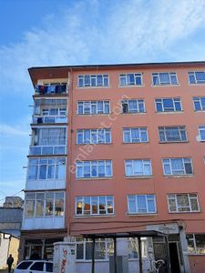 Bizim Emlaktan Devecilerde Ara Kat Bakımlı Doğalgazlı 3+1