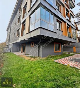 Beylikdüzü Yaşam Vadisine Komşu Bahçeli Satılık 1+1 Lüks Daire