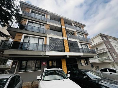 Kanaat'ten Fırsat! Cadde Üzeri Yeni Binada Asansörlü Ön Cephe