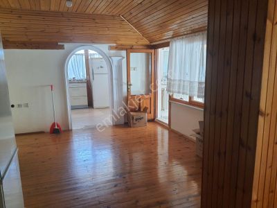 Tramway Durağı Yanında Kiralık Çatı Katı