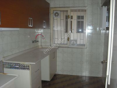 Dikmen Hürriyet Cad. 3+1 Merkezi Sist. Salon Bağımsız Bakımlı Aile Apt.