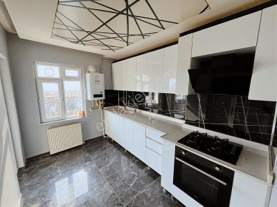 Fatih Mah 3+1 Ful Yapılı 4. Katta Ön Cephe Kiralık Daire