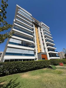 23 Nisan Aurakent Sitesinde Satılık 4+1 Lüks Bahçe Katı Daire