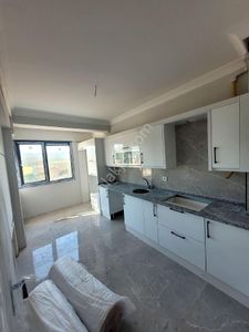 Mustafa Başyiğit Emlaktan Cumhuriyet'te 2+1 95m2 Ara Kat