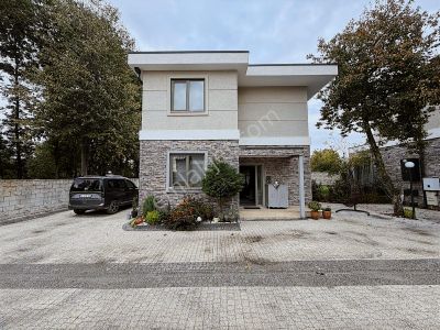 Sapanca Çayiçi Mah. Satılık 4+1 Eşyalı Villa | Tapu54