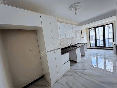 Altınşehir Konumlu Millet Bahçesi Görünümlü