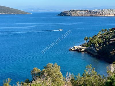 Bodrum Gündoğan'da Denize Sıfır Sitede Harika Manzaralı Villa