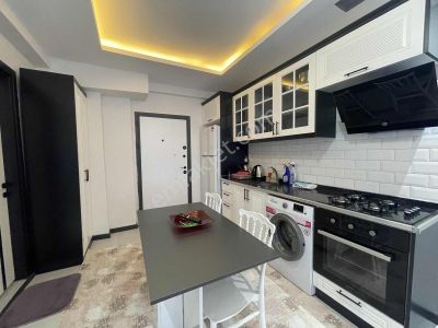 Gültepe`de~1+1~full~eşyalı~geniş~oturumlu~demir~şebekeli~daire~