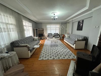 Manisa Alaşehir Ada Gayrimenkulden Atatürk Bulvarında 120 M2 ,2+1 ,arakat Daire