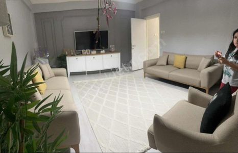 Pendik Çamçeşmede Satılık 4+1 145 M2 2 Ci Kat Daire