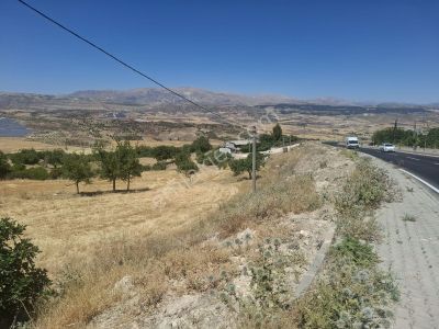 Hakev'den Besni- Adıyaman Karayoluna Sıfır Satılık Tarla