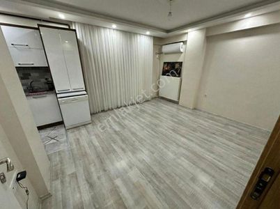 Zeki Emlak'tan Muradiye Mh. İstasyon Civ. Satılık 2+1 Daire