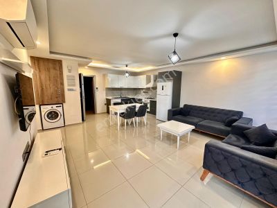 Girne'nin En Prestijli Sitesinde, Full Eşyalı Satılık 2+1 Daire !!