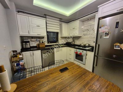 Derebahçe Şehit Mustafa Zıvalı Bulvarı Üzeri Satılık 3+1 Daire