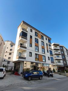 Truva/nazım Demirci'den Tramvaya Cephe Satılık 1+1 Geniş Daire