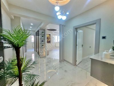 Maraşal Çakmak Mah. 3+1 Ultra Lüks Yapılı 3 Banyolu Geniş Daire