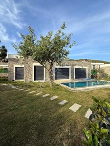 Ortakent Müskebi’de Satılık Havuzlu Tek Katlı 3+1 Villa