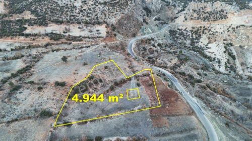 Karaman / Ermenek / Boyalık Mahallesinde 4.944 M² Müstakil Tapulu Tarla