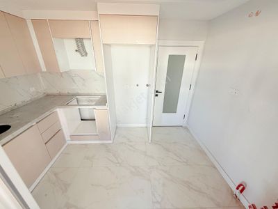 2+1 Sıfır Kat Konumunda Altta Daire Var