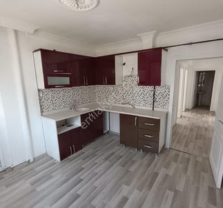 Yılmazer'den Caddede Okul Yakını Masrafsz 3+1 Katta Satlık Daire