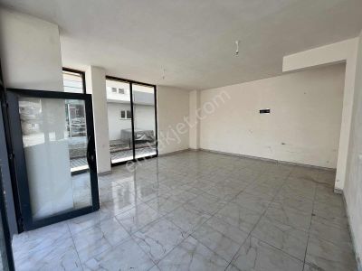Yağmur Emlak'tan Tekkeköyde Kiralık 30 M² Dükkan
