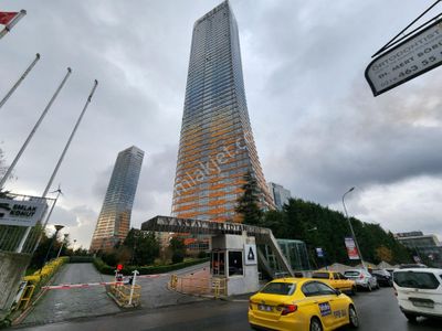 Varyap Meridian Grand Tower Ofis Bölümünde Kat Bahçeli 3+0 'a Çevrilmiş Mobilyalı Kiralık Ofis