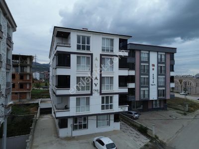 Yağmur Emlaktan Cam Balon Kombisi Takılı Süper Konum 2+0 Daire