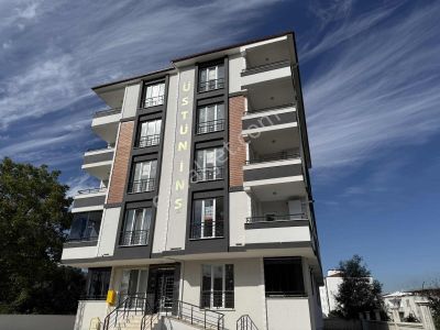 Yağmur Emlak'tan Satılık Ara Kat Cadde Cephe Sıfır 3+1 Daire