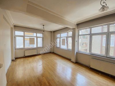 Kılıçdede Mahallesinde Satılık 2+1 Cadde Üstü Fırsat Daire