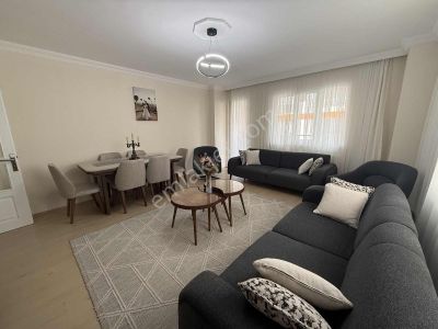 Yağmur Emlak'tan İçi Full Yapılı Tramvaya Yakın 3+1 Daire