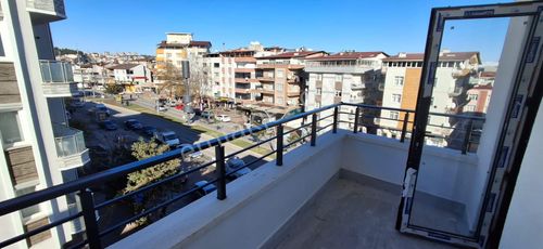 Akgün Kurumsaldan İlyasköy'de Caddeye Cephe Satılık 2+1 Daireler