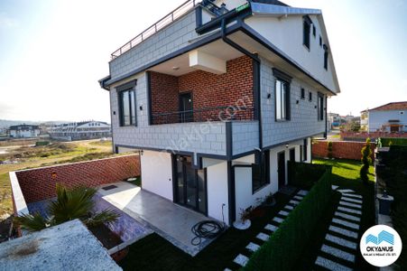 Sakarya Kocaali'de Deniz Gören 3+1 Müstail Havuzlu Modern Villa