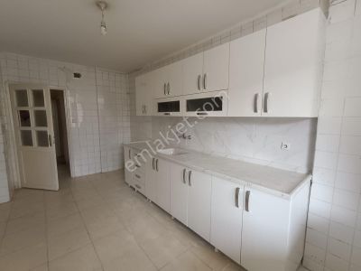 Mavi Bulvar Bulvar Üstü İkram Dondurma Civarı 3+1 Kaplı Mutfak+demir Şebekeli+geniş Oturumlu