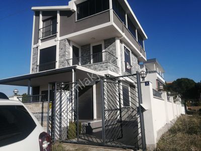 Didim Efeler Mahallesinde Satılık 4+1 Villa