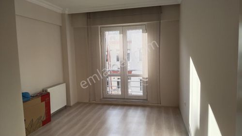 Basın Şehitleri Caddesinde 120m2 3+1 Arakat Kombili Daire