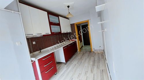 Atakent'te Sitede Altında Daire Bulunan Gimsa Dibi 3+1 Y.giriş