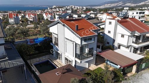 Didim Akbükte Tam Müstakil Havuzlu 4+1 Deniz Manzaralı Villa
