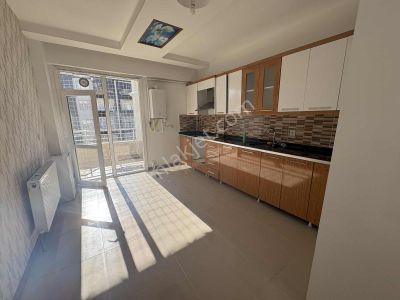 Bağcılar Bölgesi Ahmet Kaya Caddesi Civarında Kiralık Daire