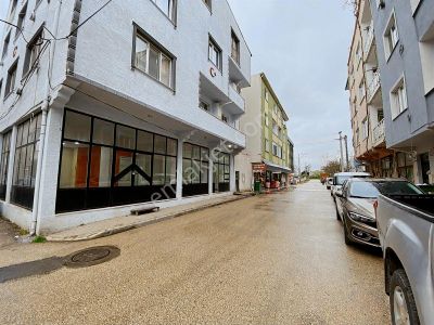Doğanevlerin En İşlek Noktasında 100 M² Kiralık Dükkan