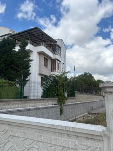 Kuzenler'den Atlıhan Karşısı Satılık Villa