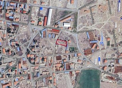 Karaman Merkez Kameni Köyünde 1.263 M² Kerpiç Ev Ve Arsası Satılıktır