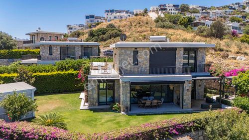 Gümüşlük Eka Sera Evlerinde Satılık Geniş Bahçeli 3+1