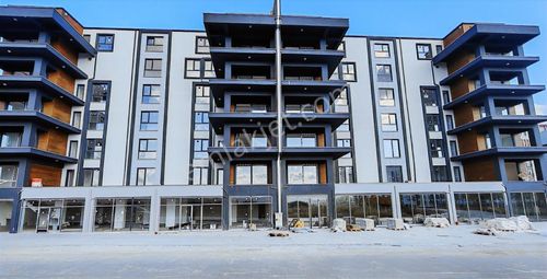 Tarcanlardan İzmit Çayırköyde Göl Manzaralı 3+1 Satılık Daire