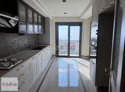 Deniz İstanbul'da Kaçırılmayacak Muhteşem Deniz Manzaralı 3+1!