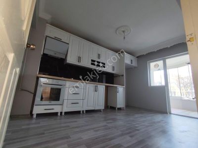 Yılmaz Gayrimenkul Geniş Ebeveyn Banyolu Pınarbaşı Mahallesi Kiralık Daire