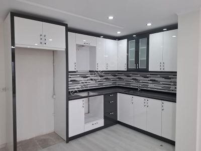 Sarılarda,havuzlu,asansörlü Sıfır 3 + 1 Dublex...