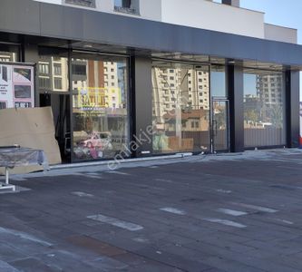 Turyap Metropol'den Yüzakında Satılık 213 M² İşyeri